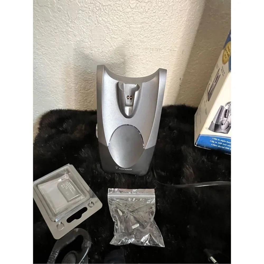 PLANTRONICS Crystal Clear Conversation CS50 900 Mhz Wireless Office Headset